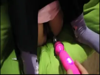 扒下内裤道具玩弄,激情后入爆草